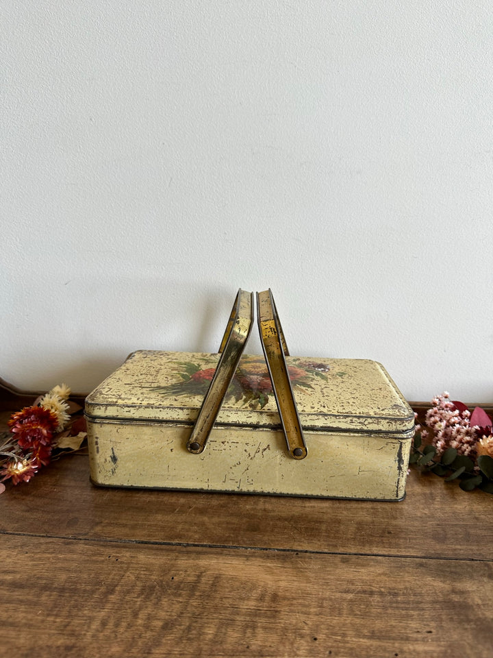 Boite en métal rectangulaire avec anses motifs fleurs