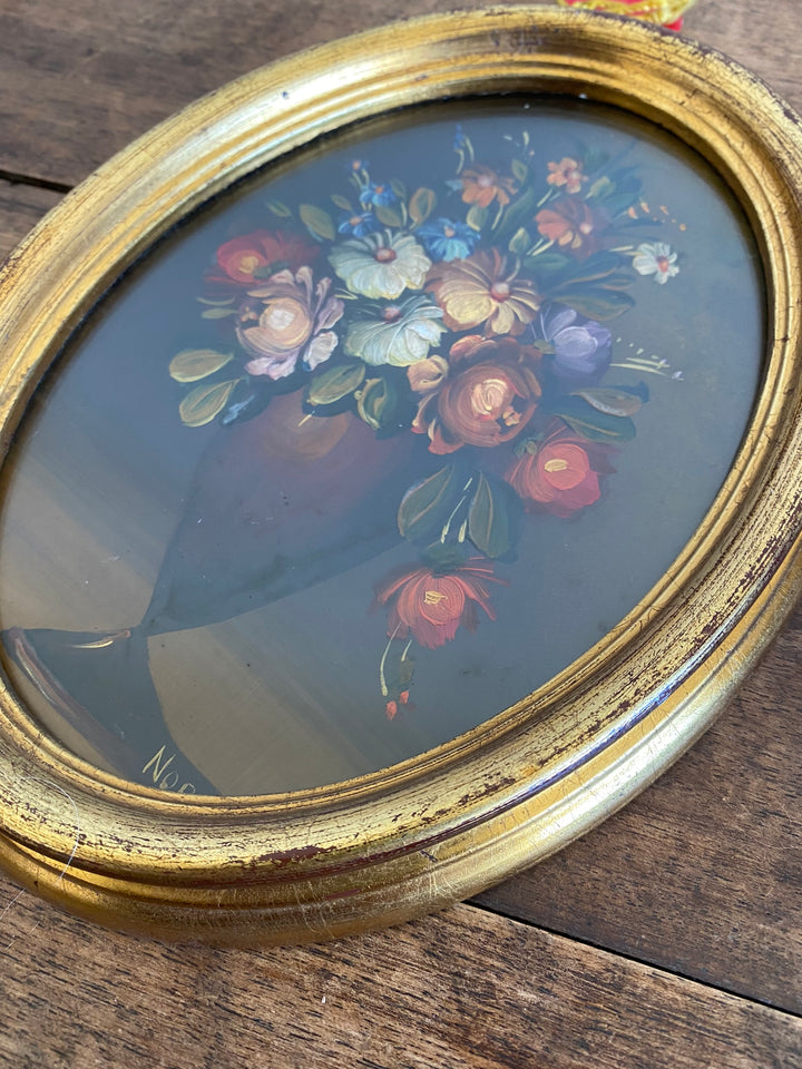 Peinture bouquet de fleurs sous verre cadre doré ovale en bois