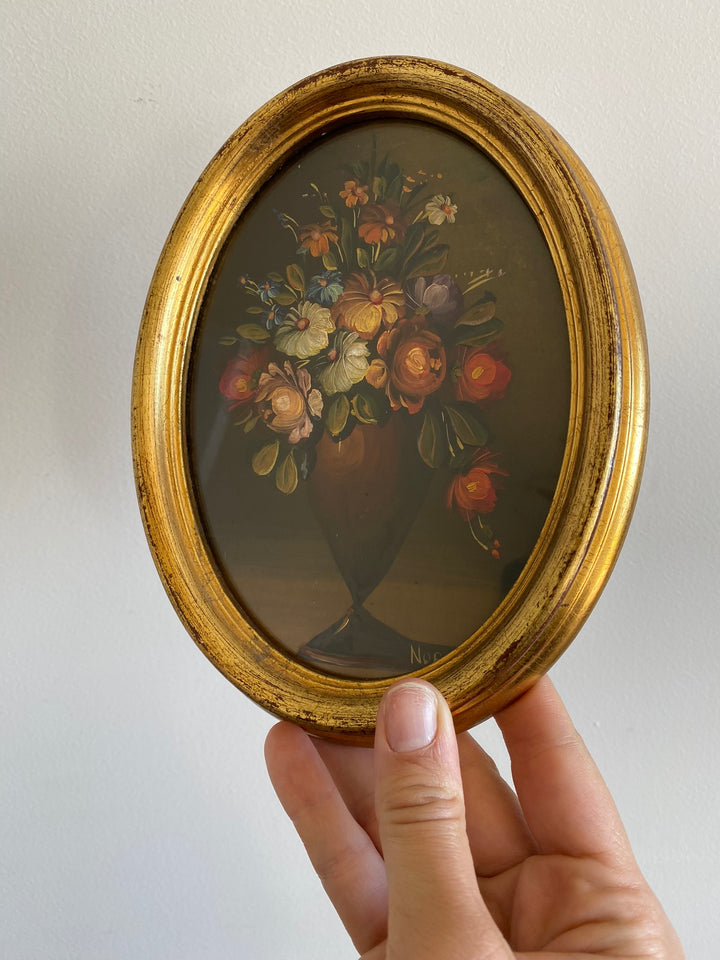 Peinture bouquet de fleurs sous verre cadre doré ovale en bois