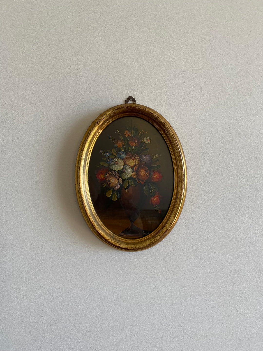 Peinture bouquet de fleurs sous verre cadre doré ovale en bois