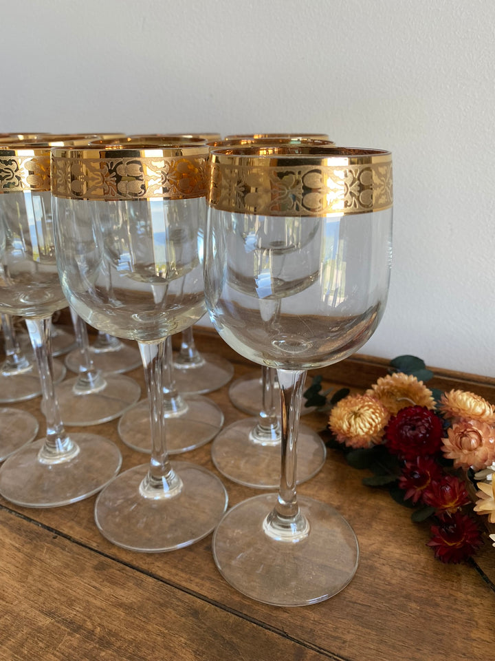Verres dorés sur piedsfabrication italienne