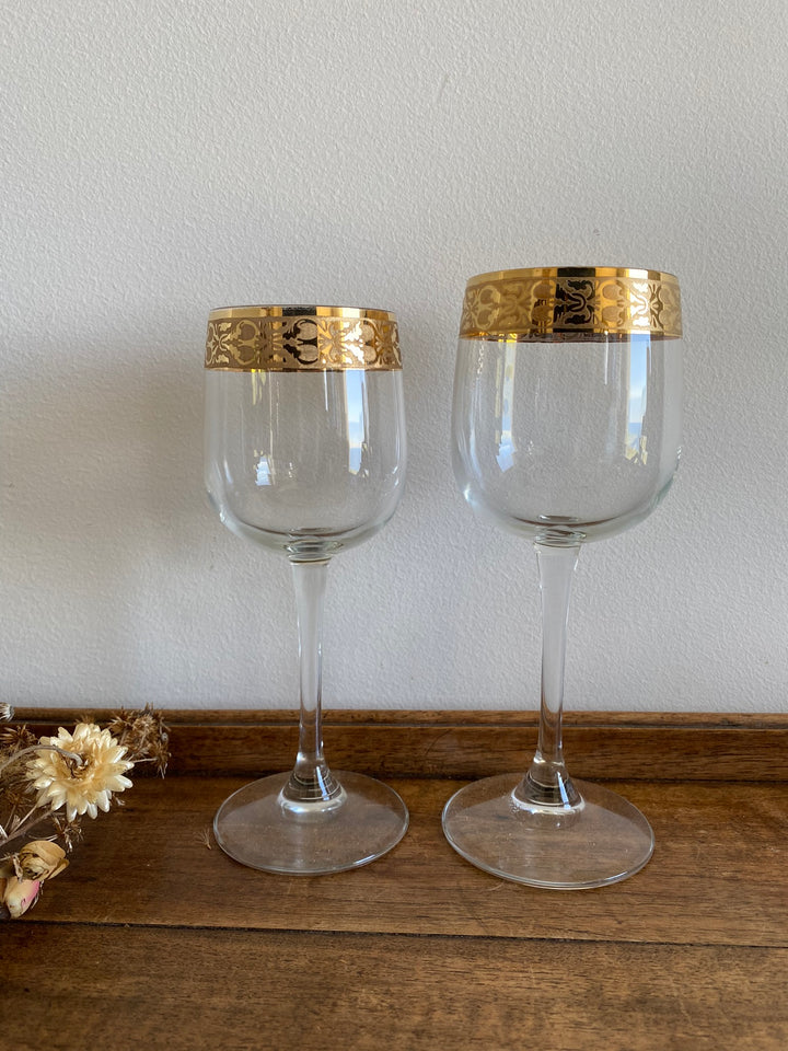Verres dorés sur piedsfabrication italienne