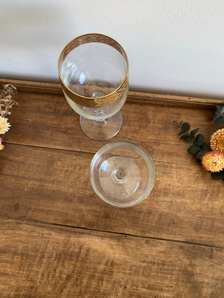 Verres dorés sur piedsfabrication italienne