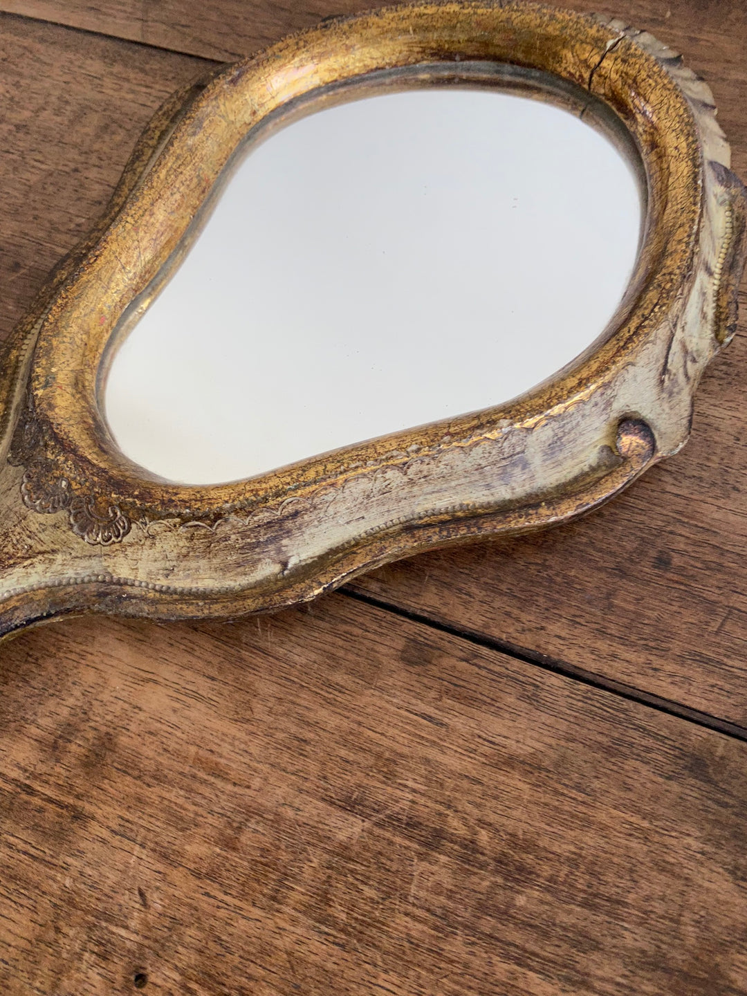 Miroir à main florentin en bois décoré