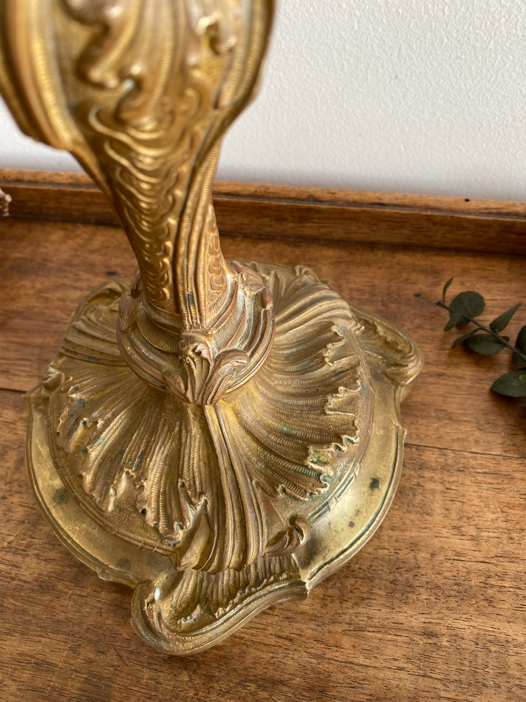 Bougeoir en bronze doré travaillé