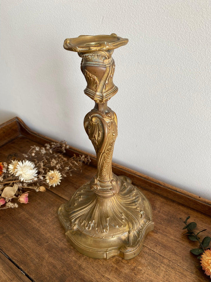 Bougeoir en bronze doré travaillé