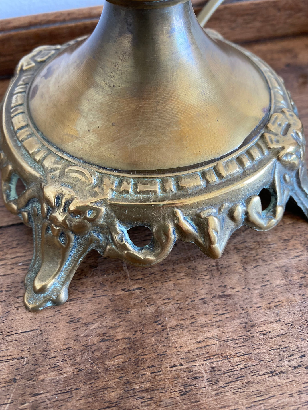 Lampe de chevet socle en laiton et abat jour fleur