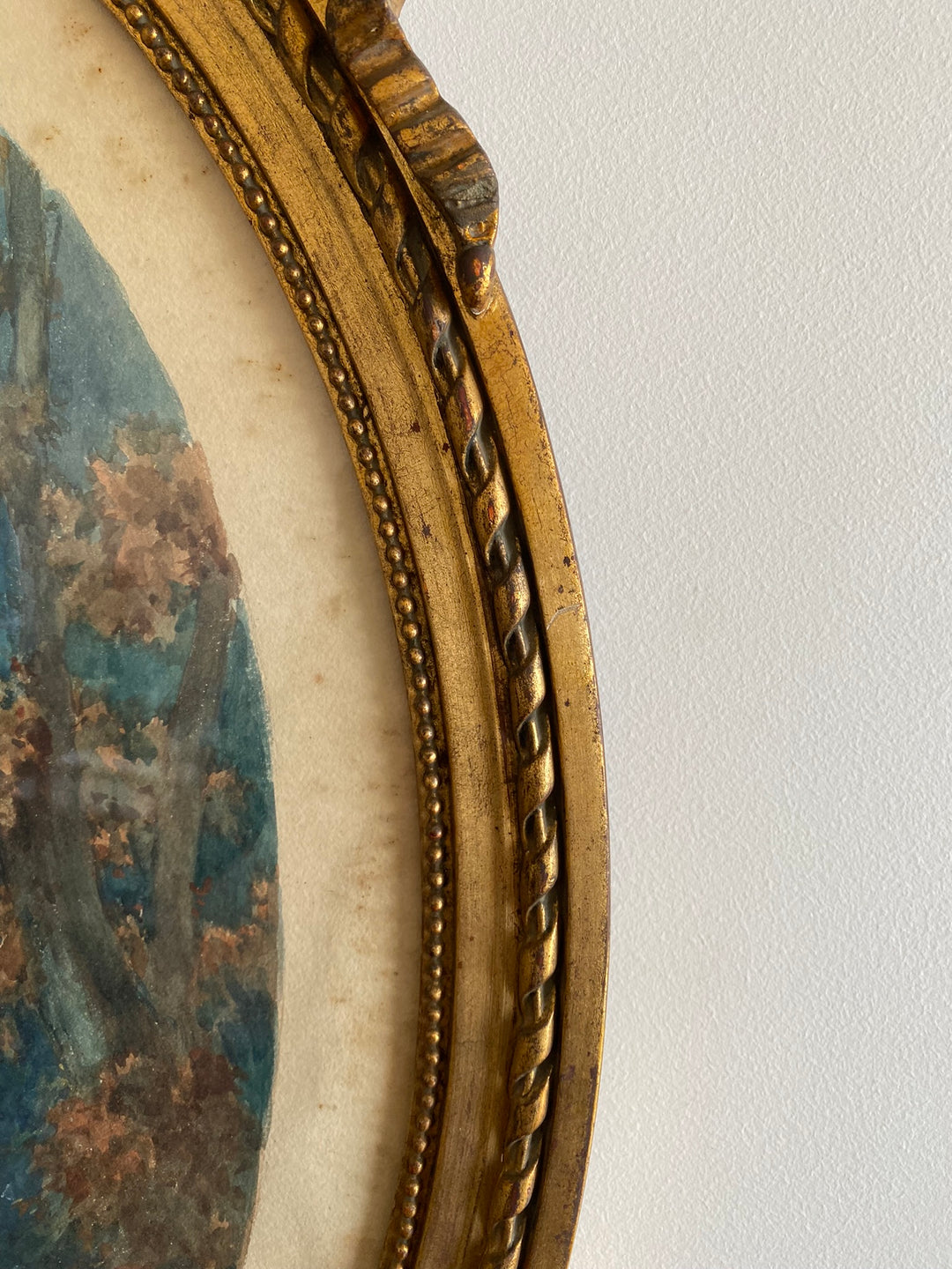 Aquarelle tons bleus dans grand cadre doré style Louis XVI