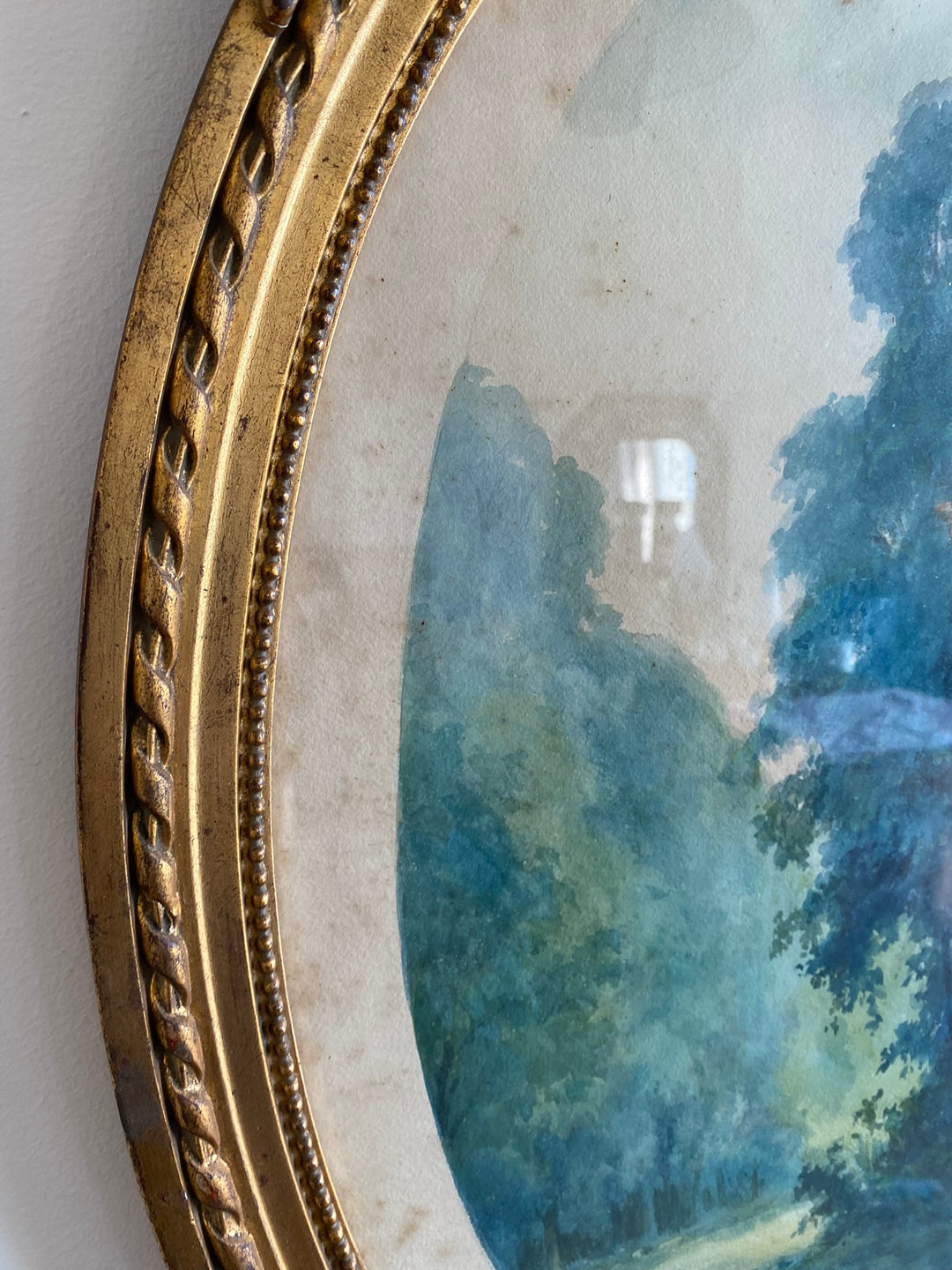 Aquarelle tons bleus dans grand cadre doré style Louis XVI