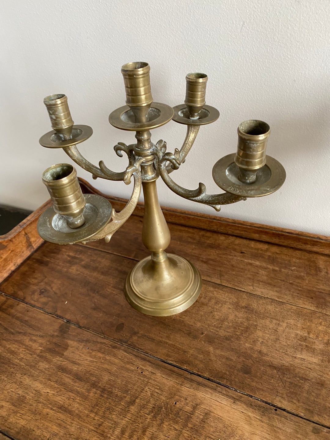 Ensemble de bougeoirs anciens en laiton