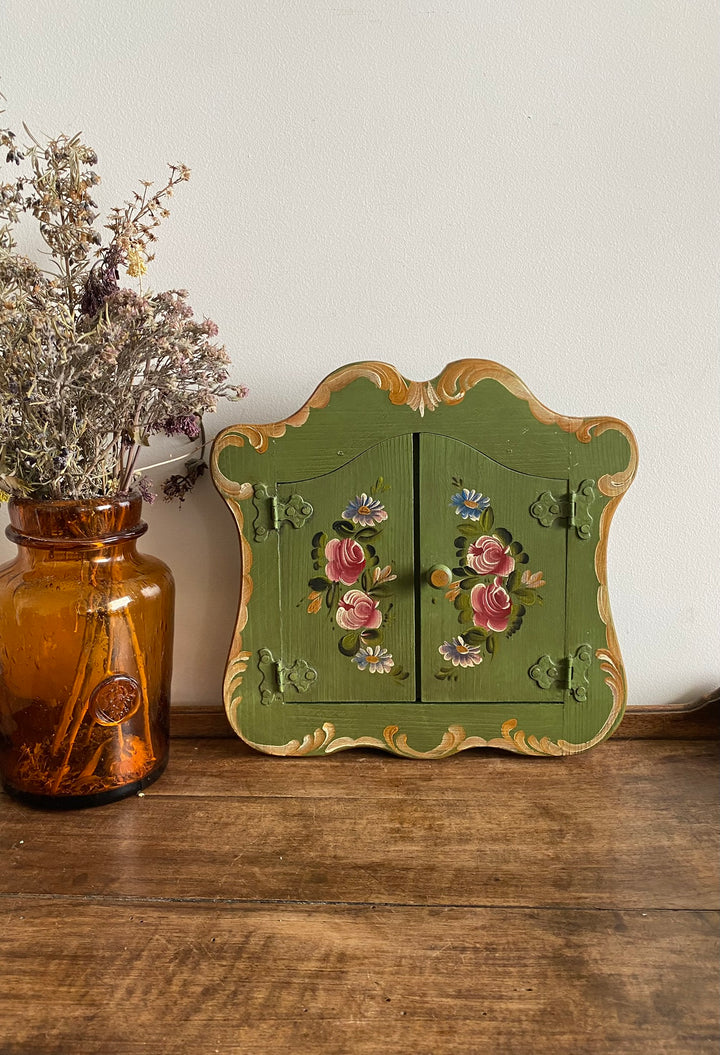 Armoire à clés en bois verte peinte à la main