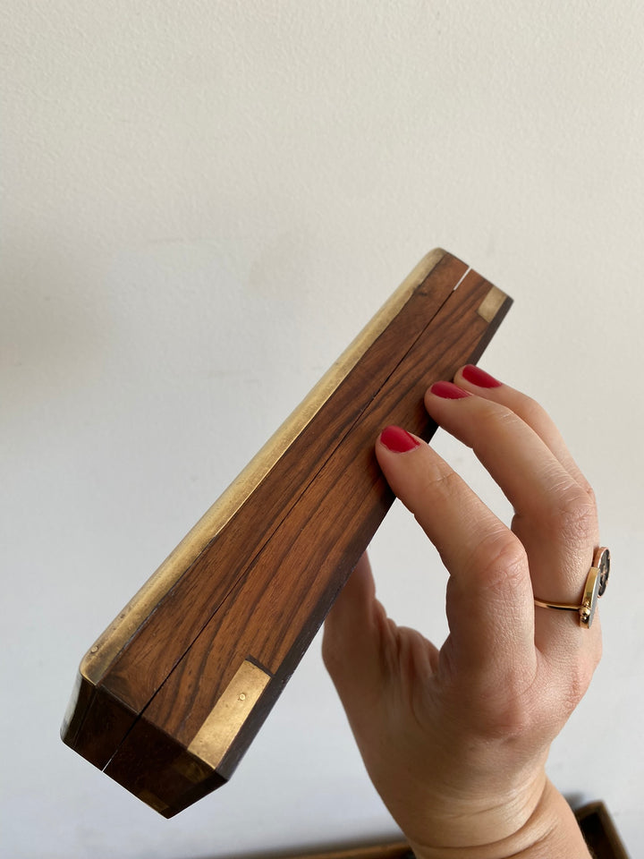 Boite en bois et ornement laiton