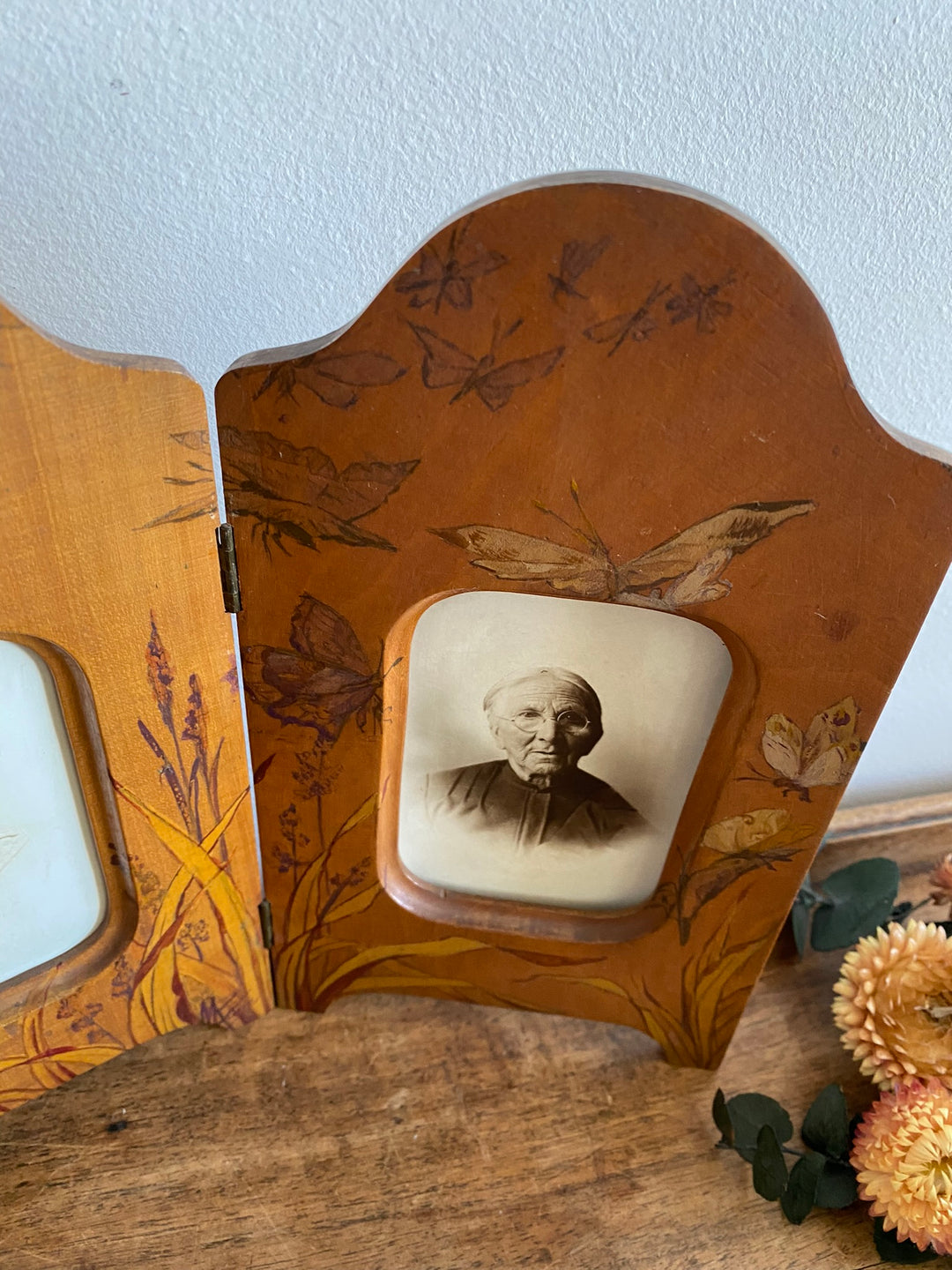 Diptyque en bois peint années 1920