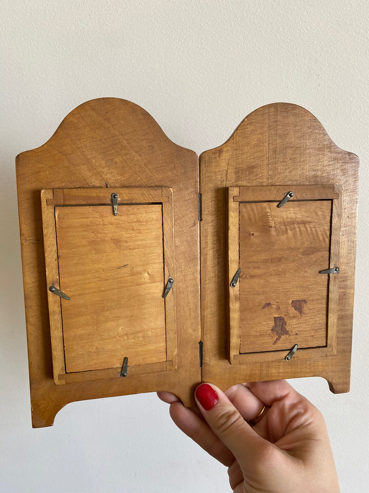 Diptyque en bois peint années 1920