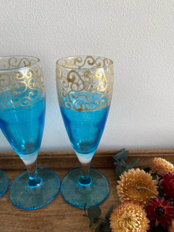 Flûtes à champagne tons bleus frise dorée