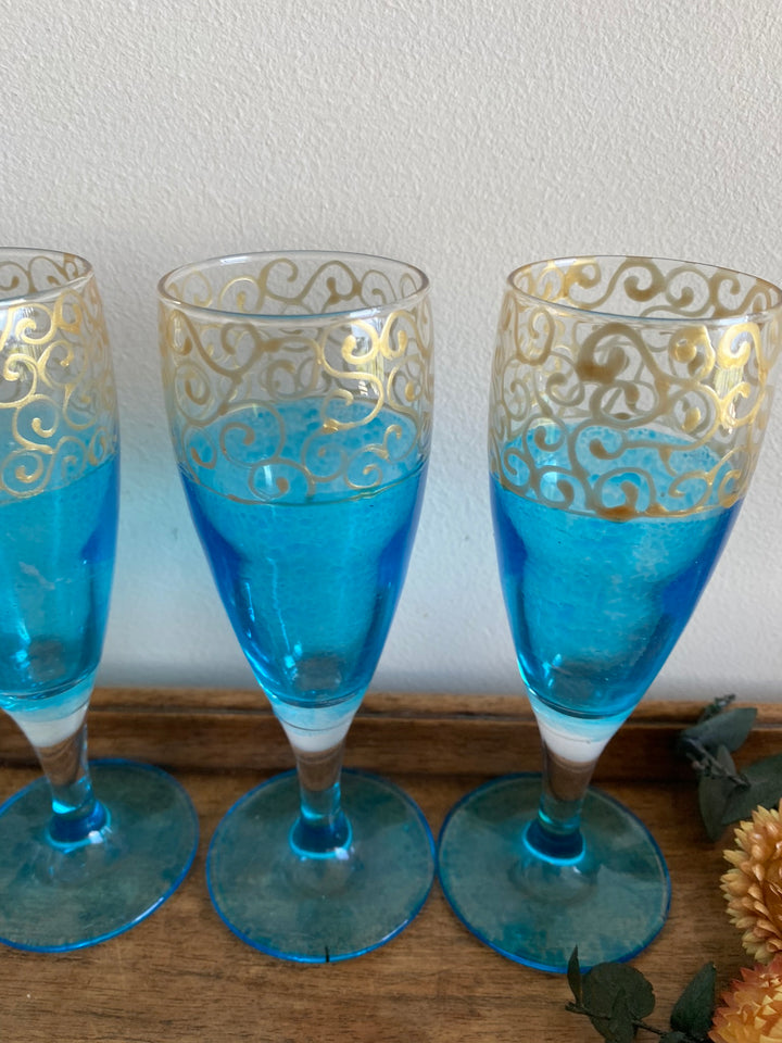 Flûtes à champagne tons bleus frise dorée