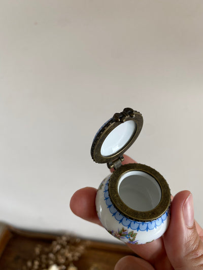 Piluliers en porcelaine vintage