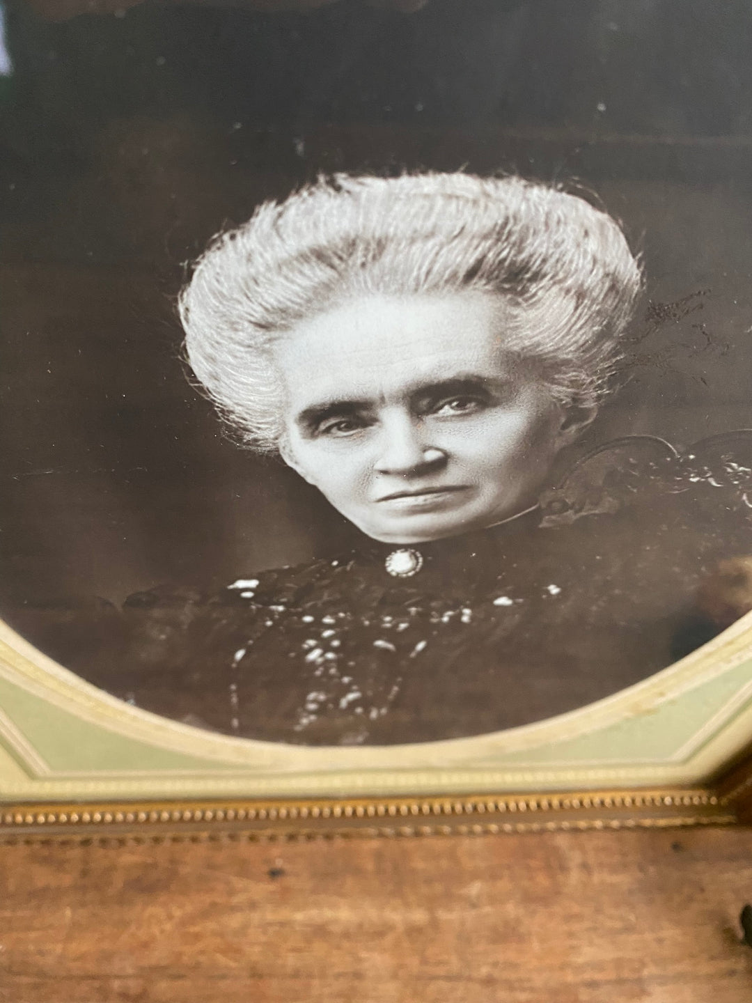 Portrait dame noir et blanc cadre Napoléon III