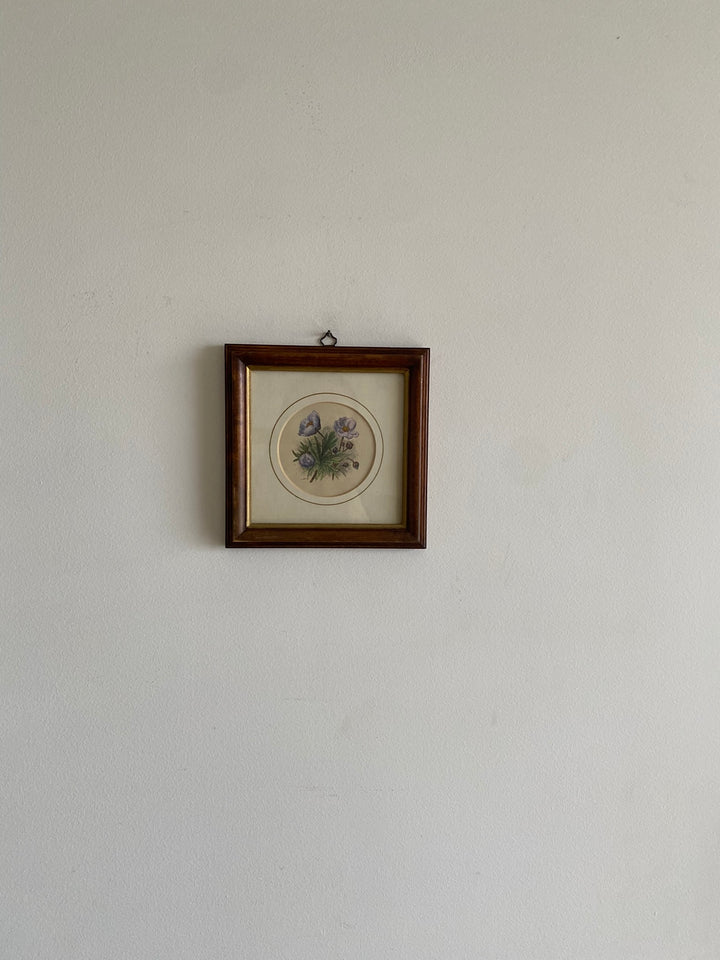 Gravure florale médaillon rond encadrement bois naturel