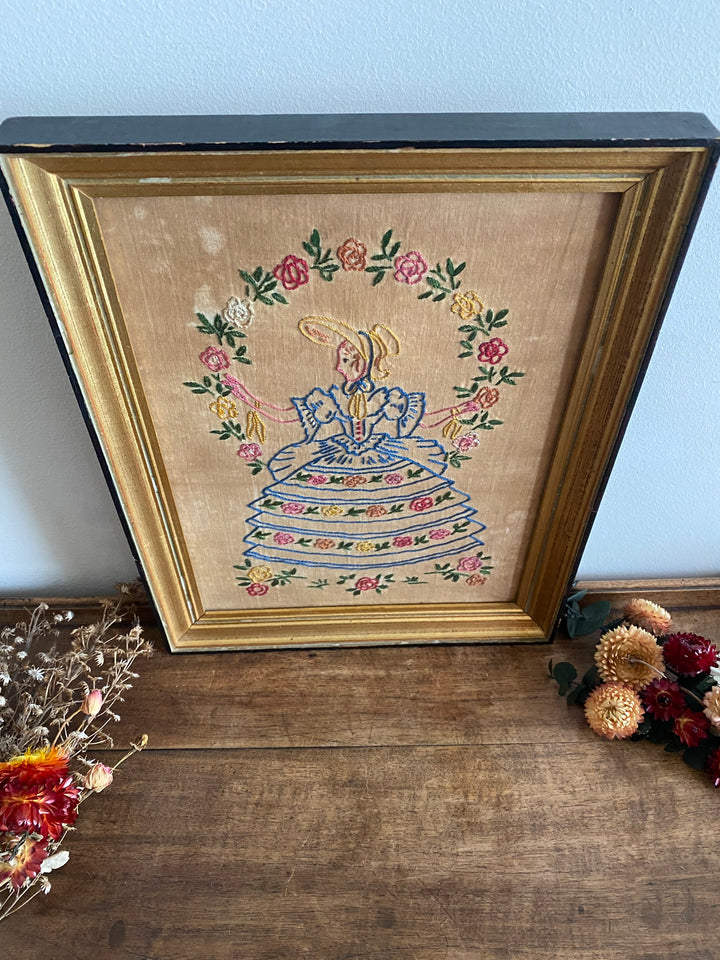 Broderie jeune fille début XXème