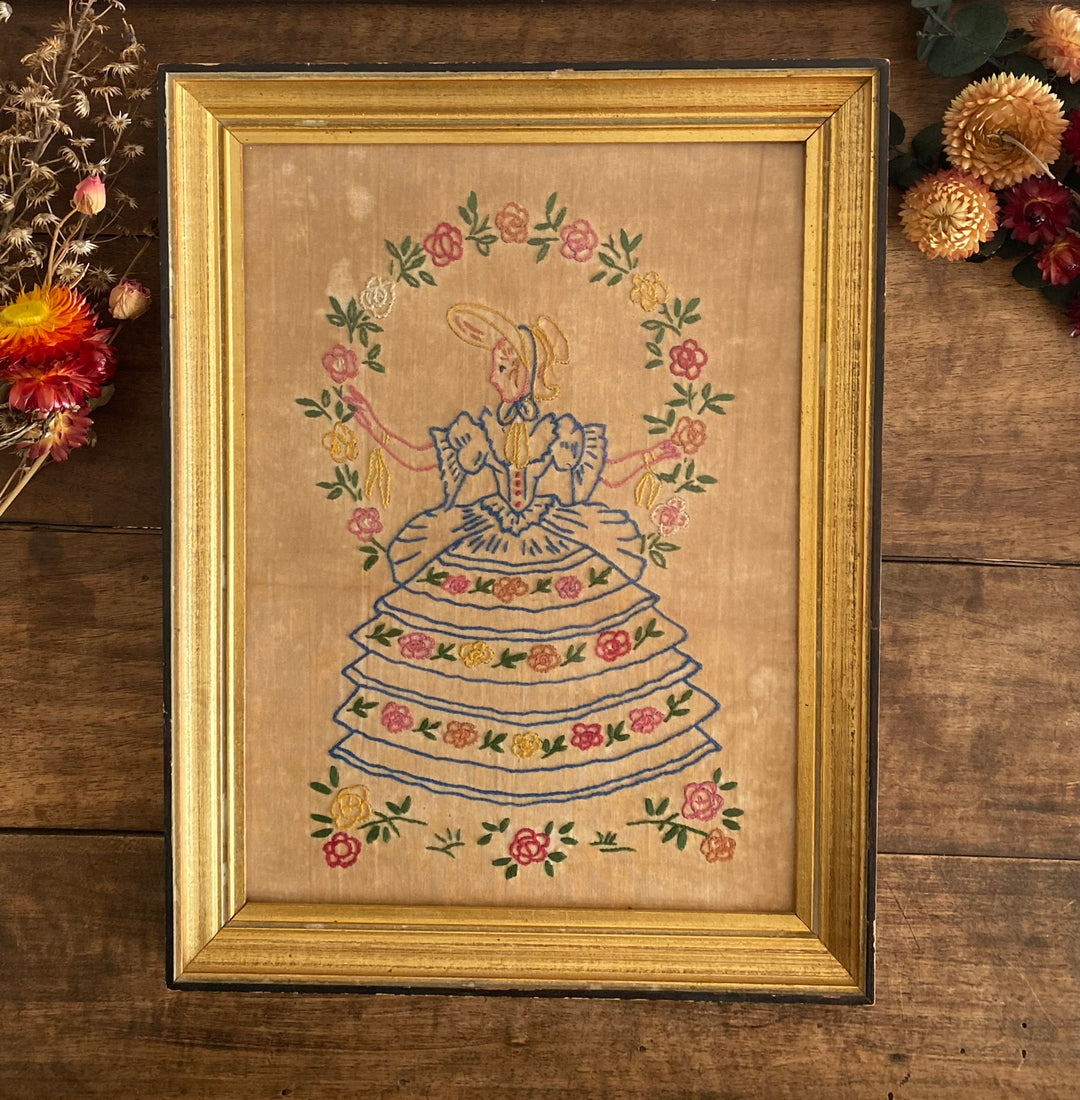 Broderie jeune fille début XXème