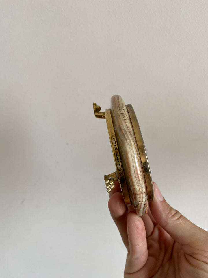 Cendrier marbré sur pied doré armature en laiton garanti