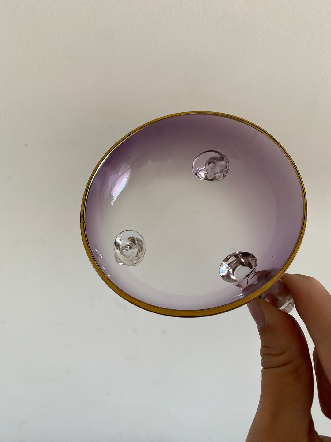 Coupelles en verre mauves et dorées