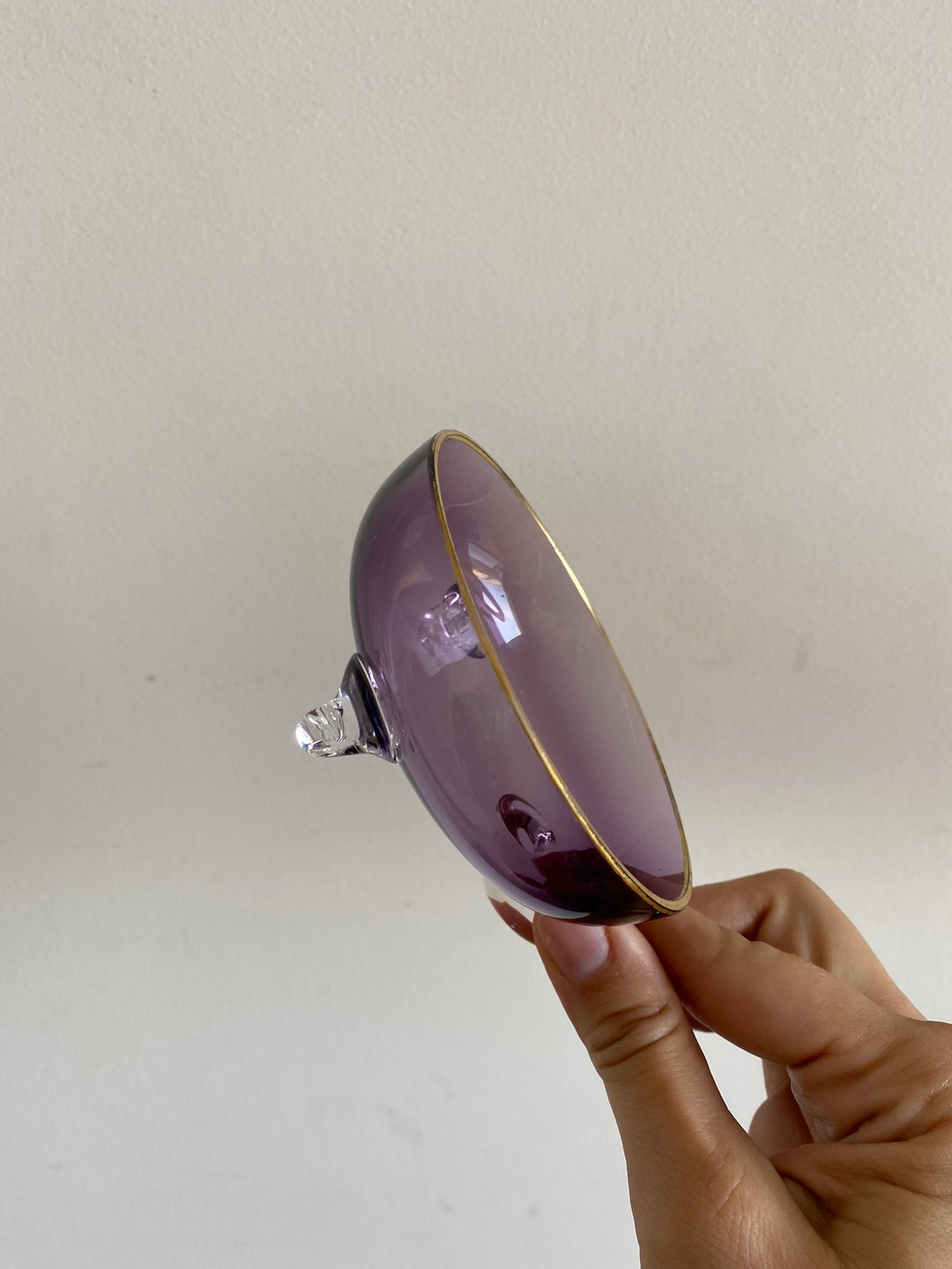 Coupelles en verre mauves et dorées
