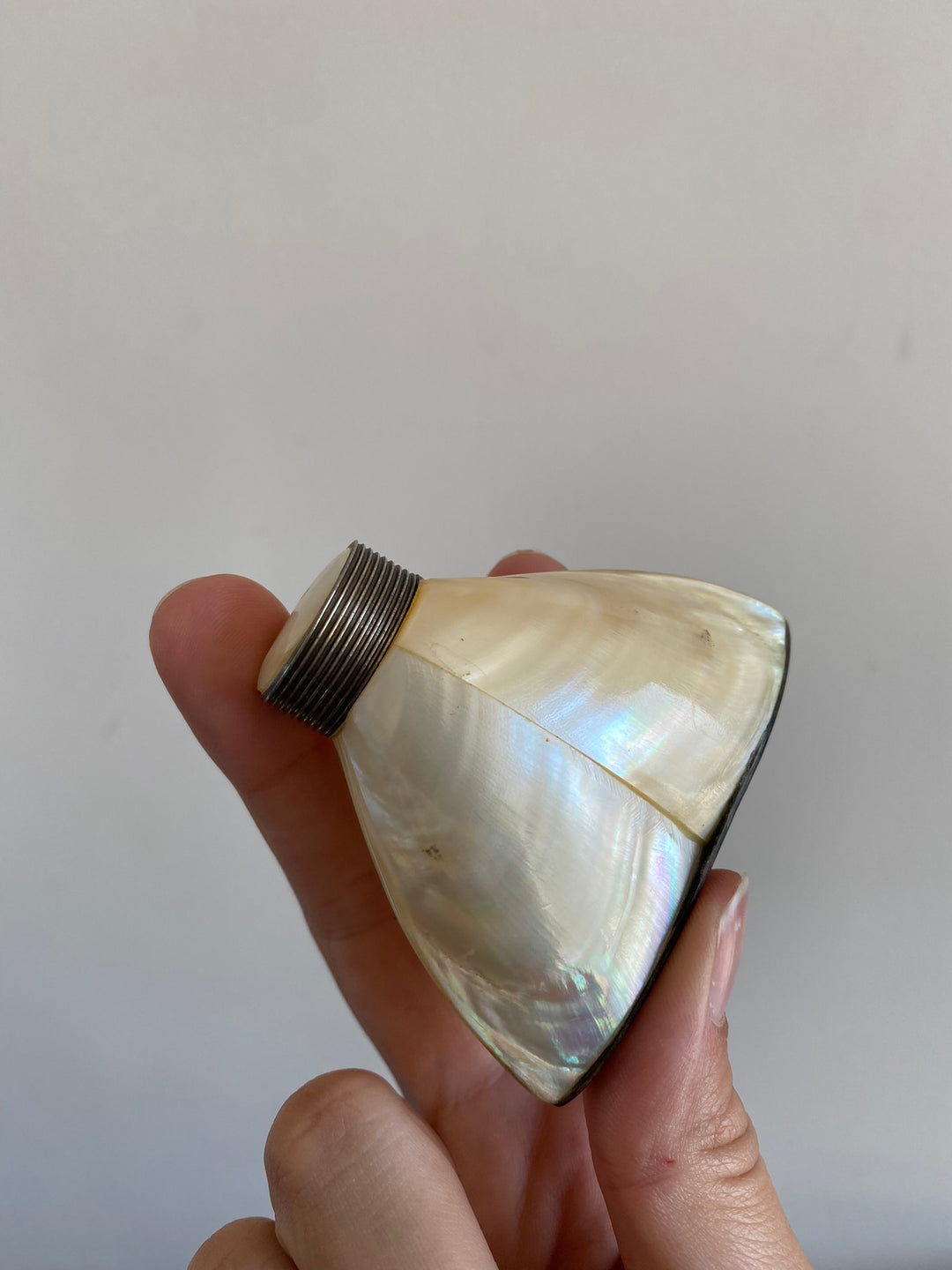Salière et poivrière en nacre