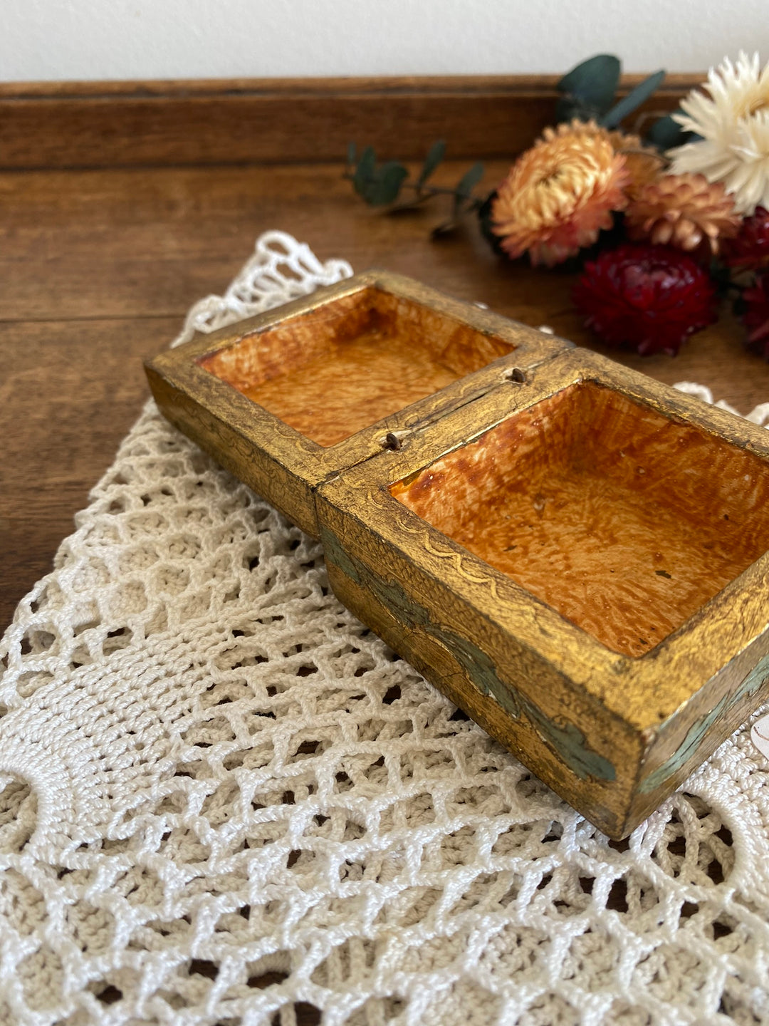 Boîte carrée en bois doré style florentin taille S