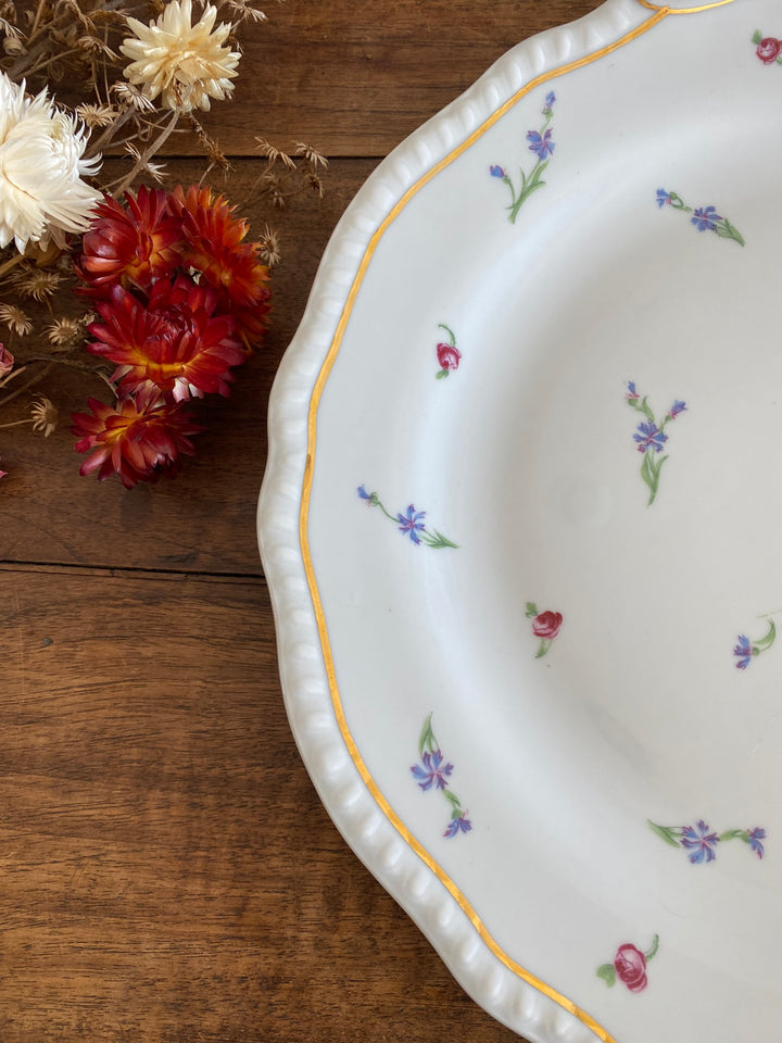 Assiette de présentation en porcelaine