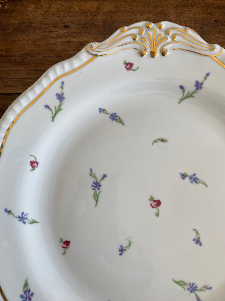 Assiette de présentation en porcelaine
