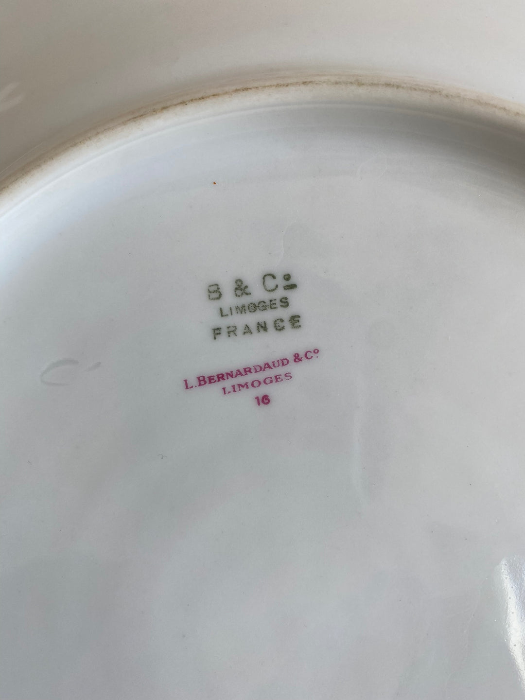 Assiette de présentation en porcelaine