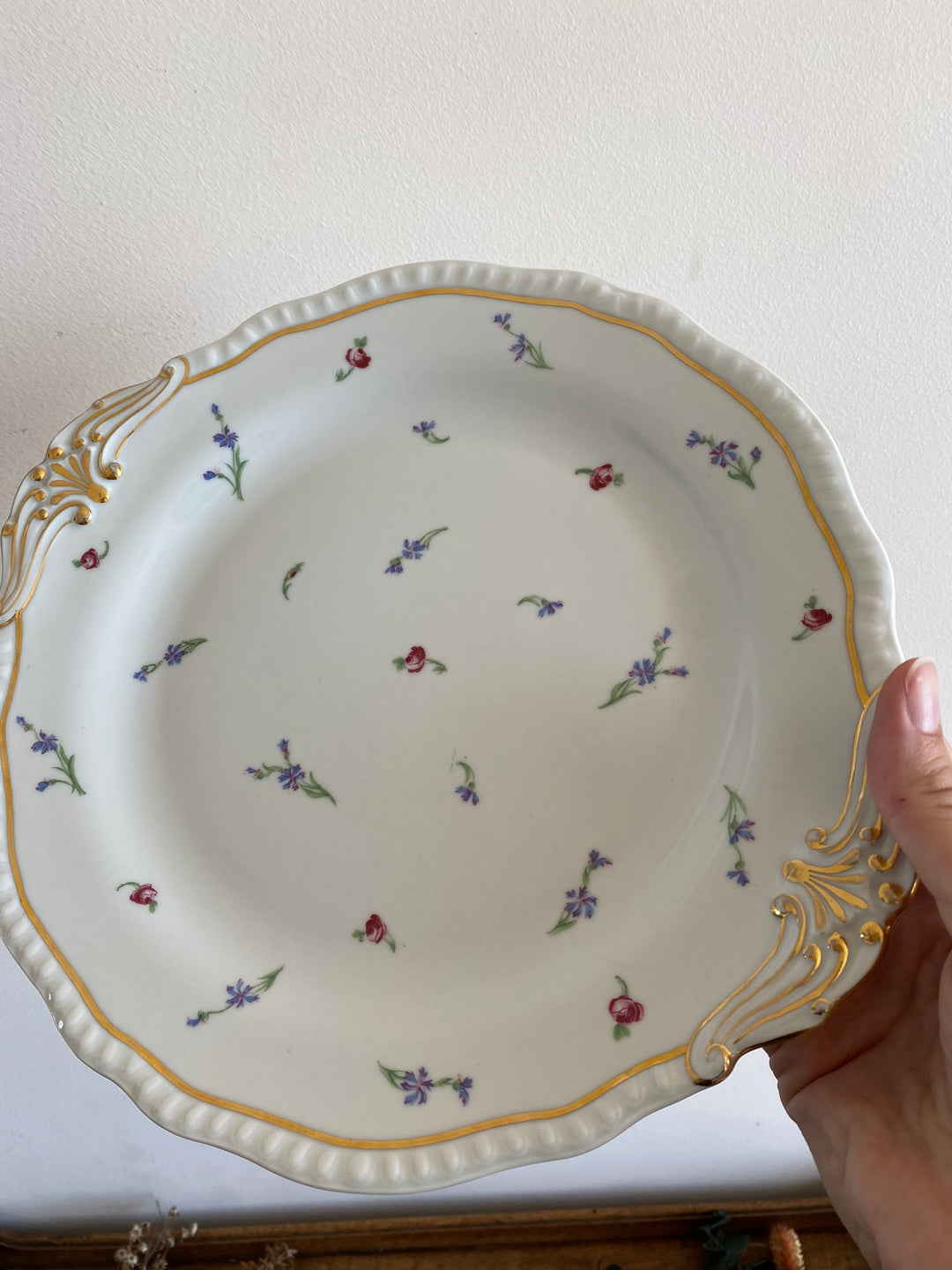 Assiette de présentation en porcelaine