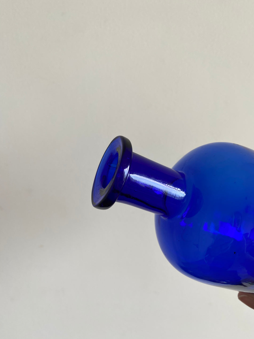 Flacons de salle de bain bleu roi