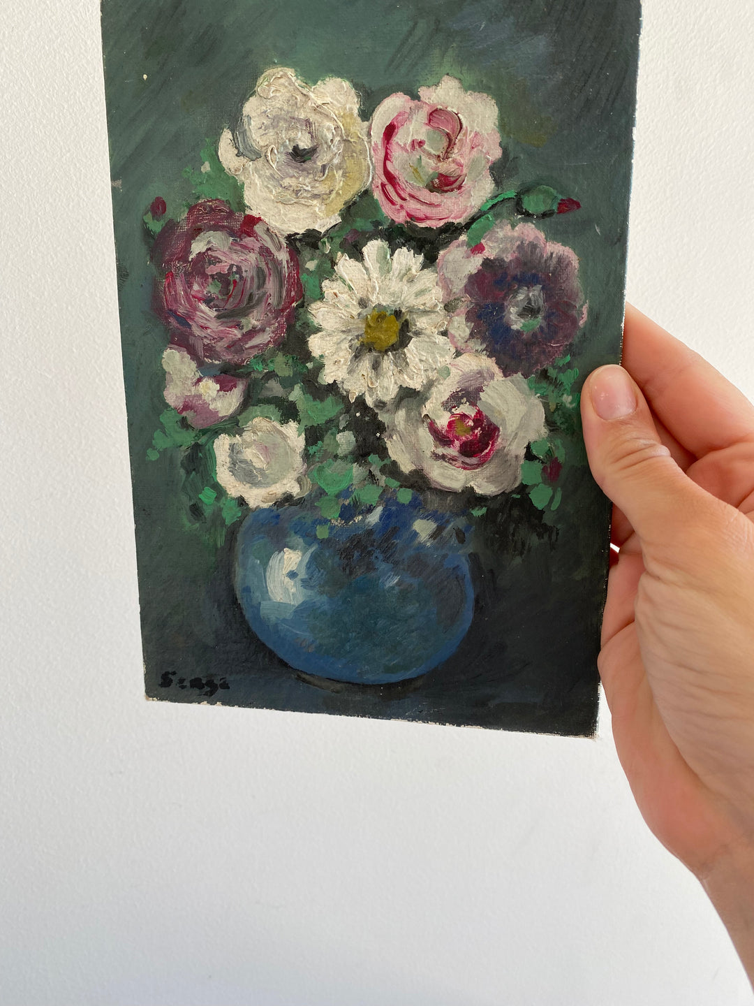 Peinture sur carton nature morte sur fond bleu
