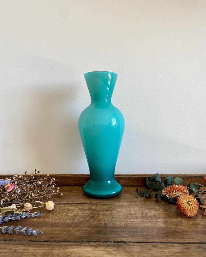 Vase turquoise en opaline