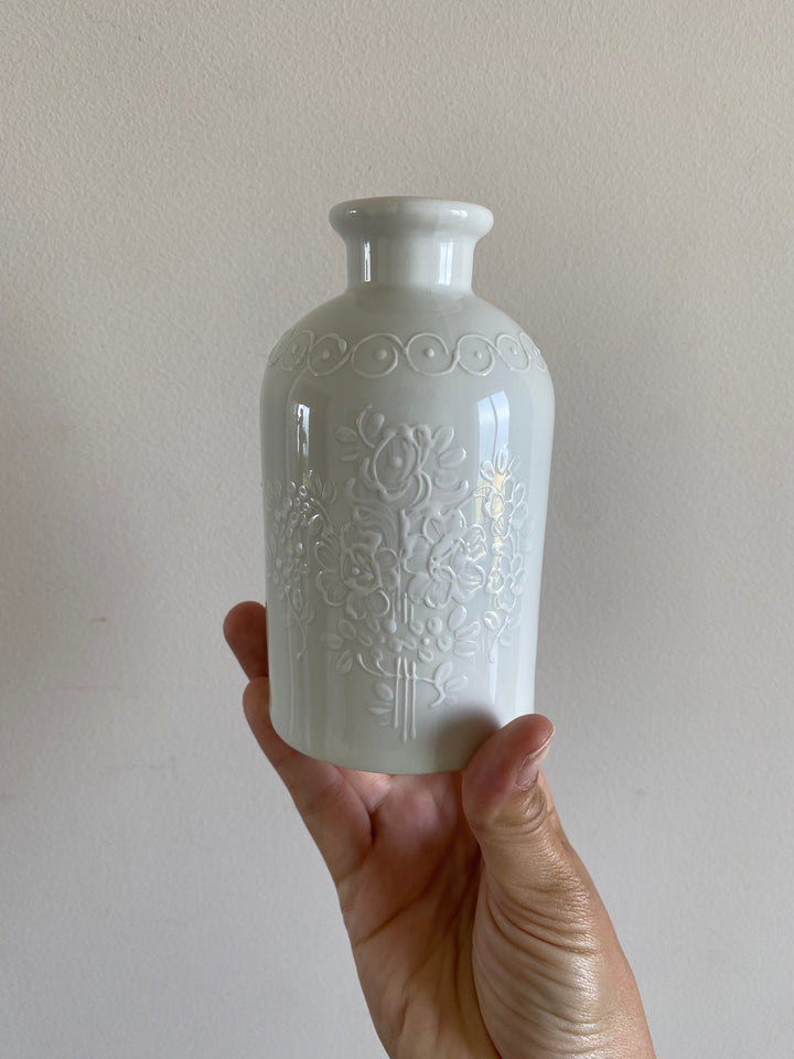 Flacons en porcelaine blanche