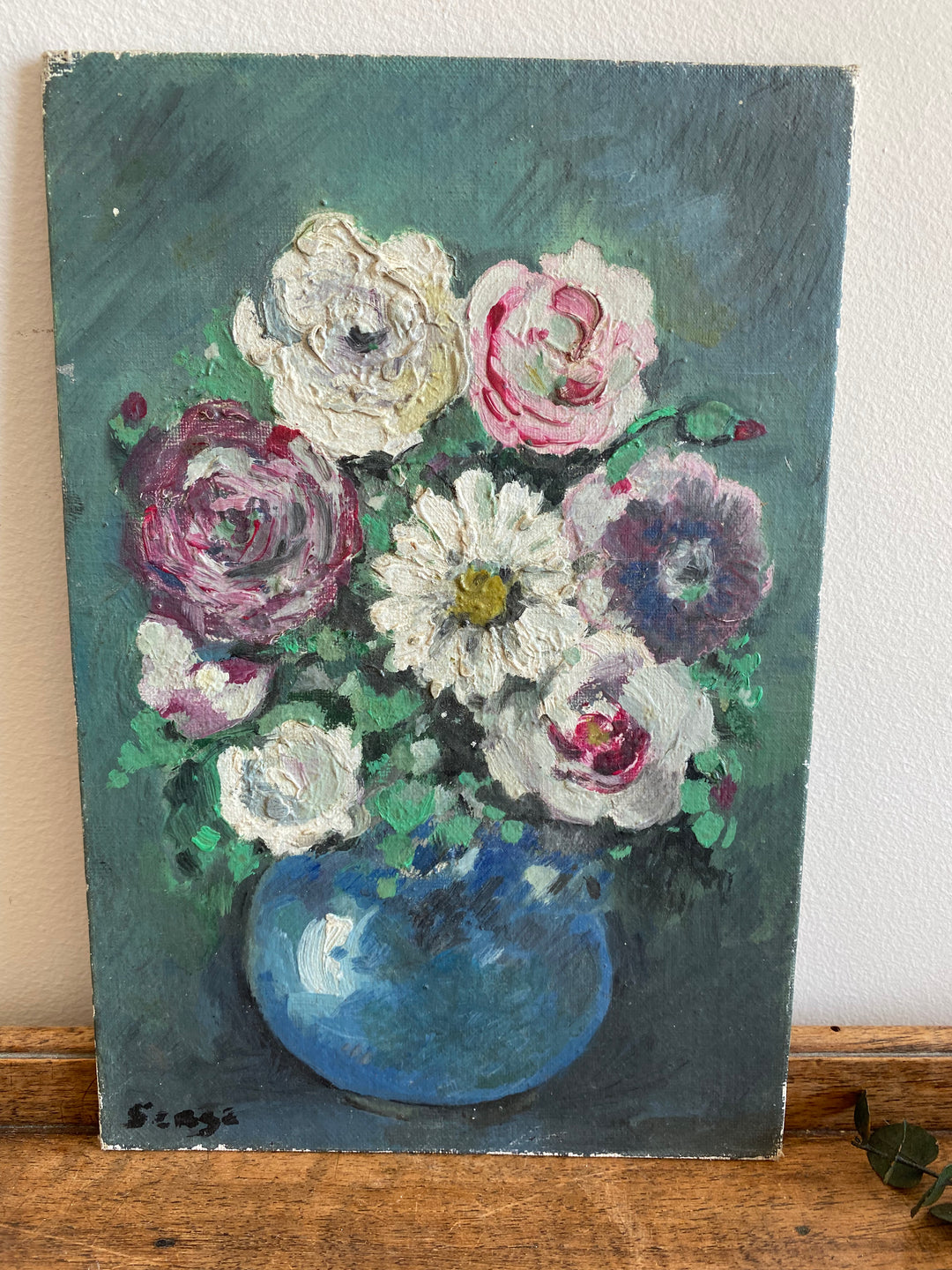 Peinture sur carton nature morte sur fond bleu