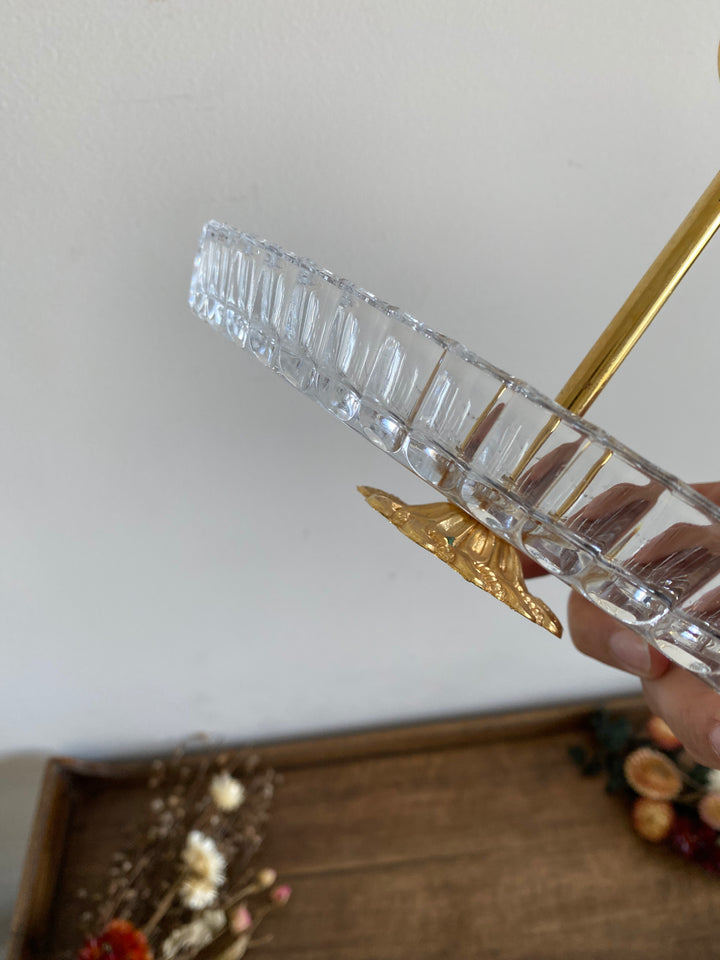 Ramequin en verre taillé et anse dorée