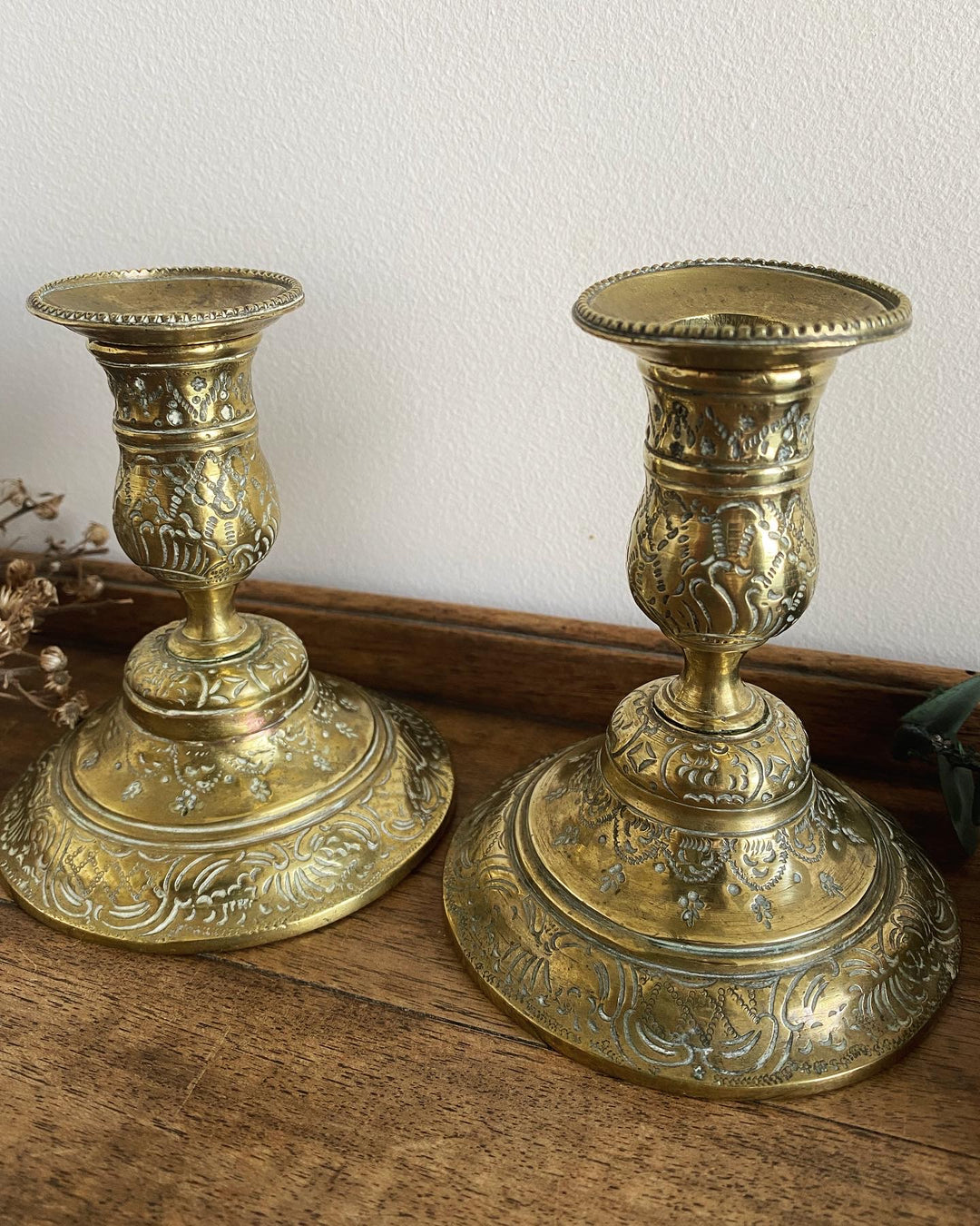 Bougeoirs en laiton anciens