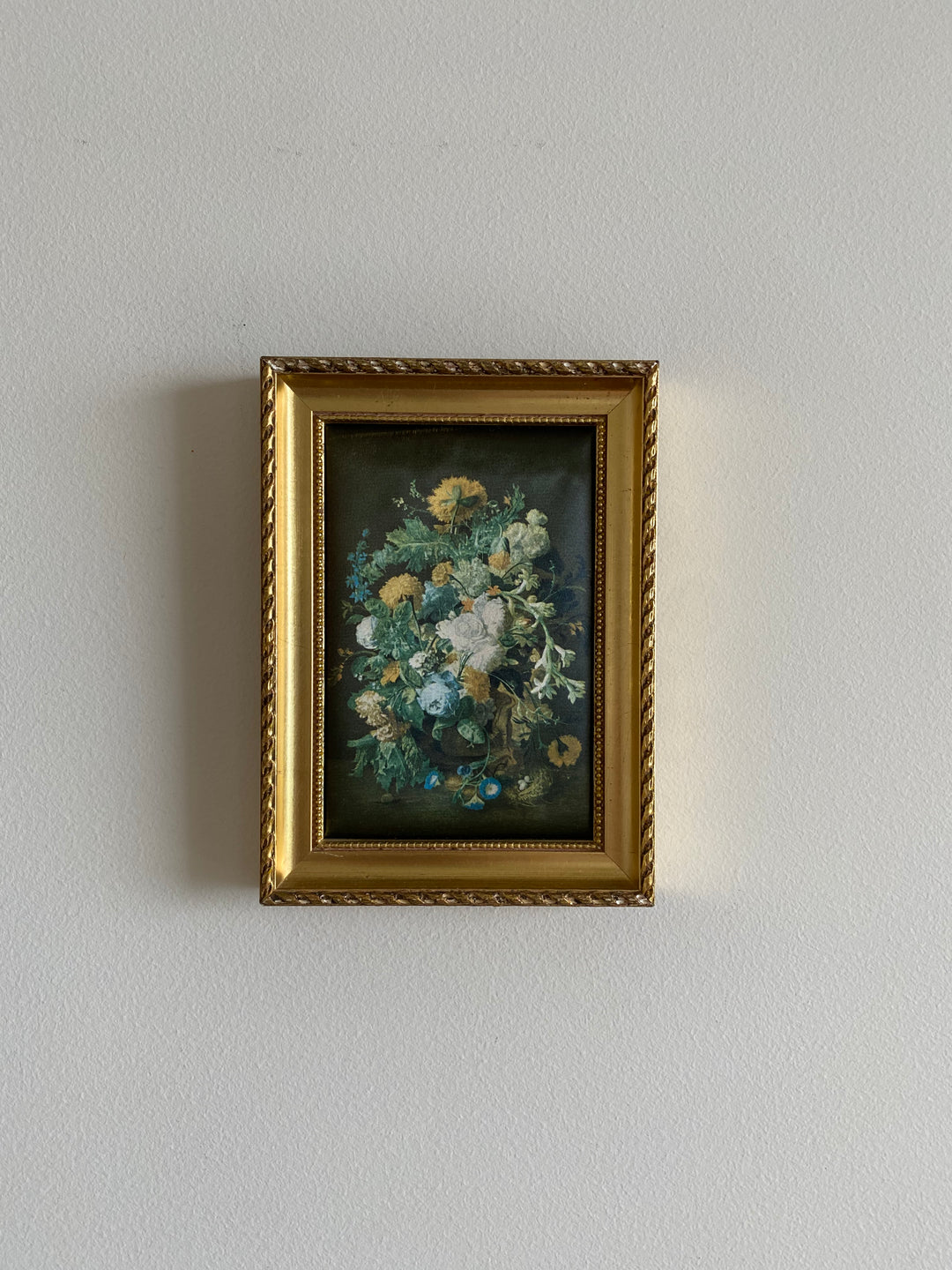 Impression sur soie dans son cadre rectangulaire doré en bois