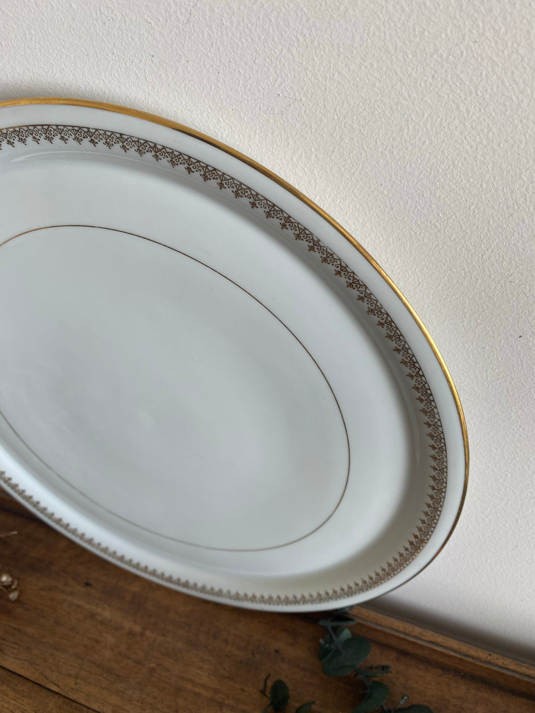 Plat de service blanc et or porcelaine de Limoges