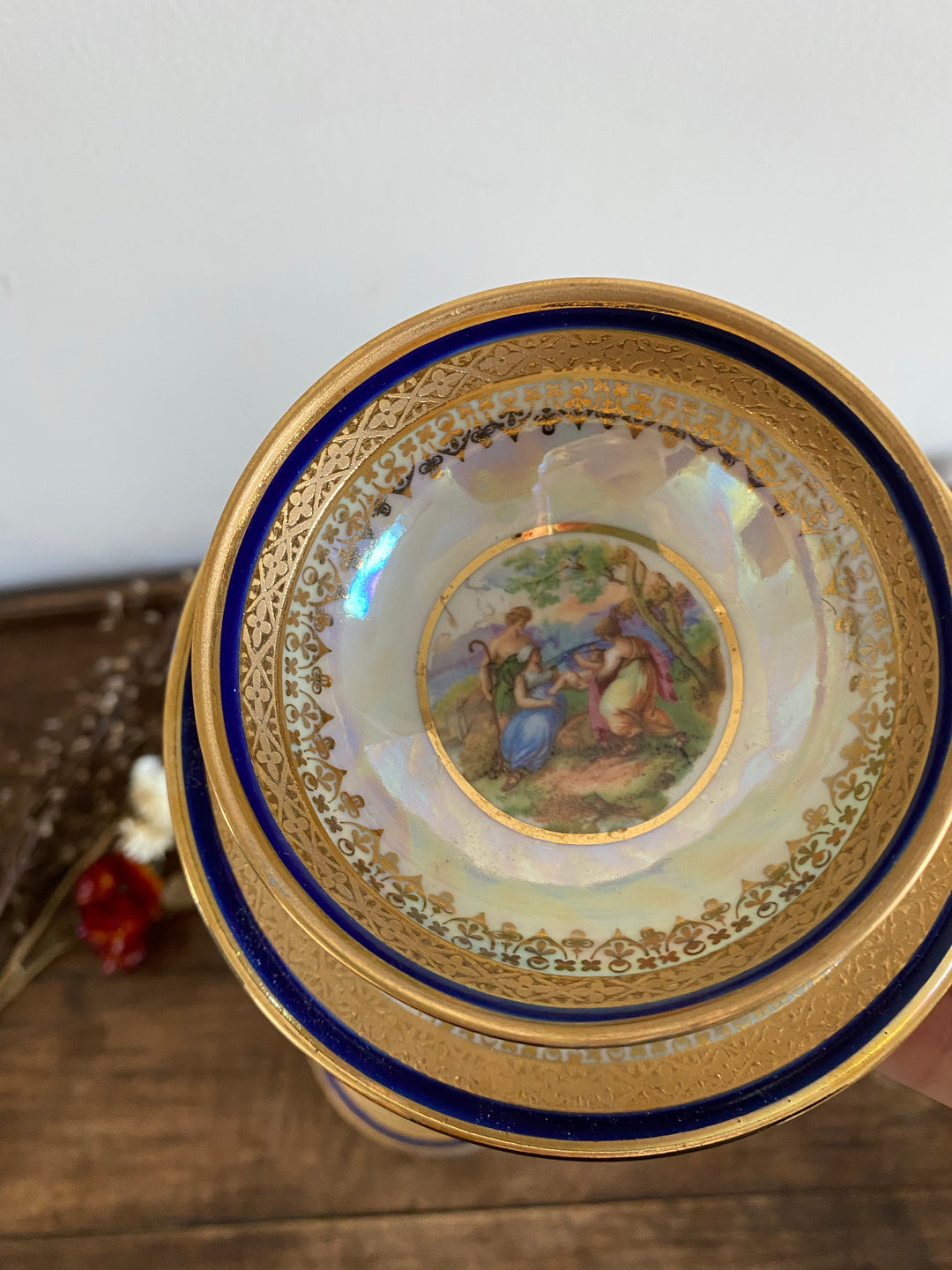 Tasses et soucoupes de vitirine JL Menau