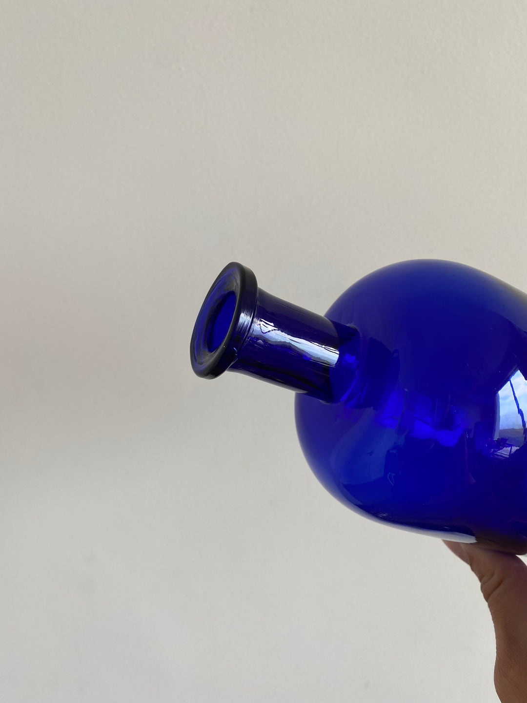 Flacons de salle de bain bleu roi
