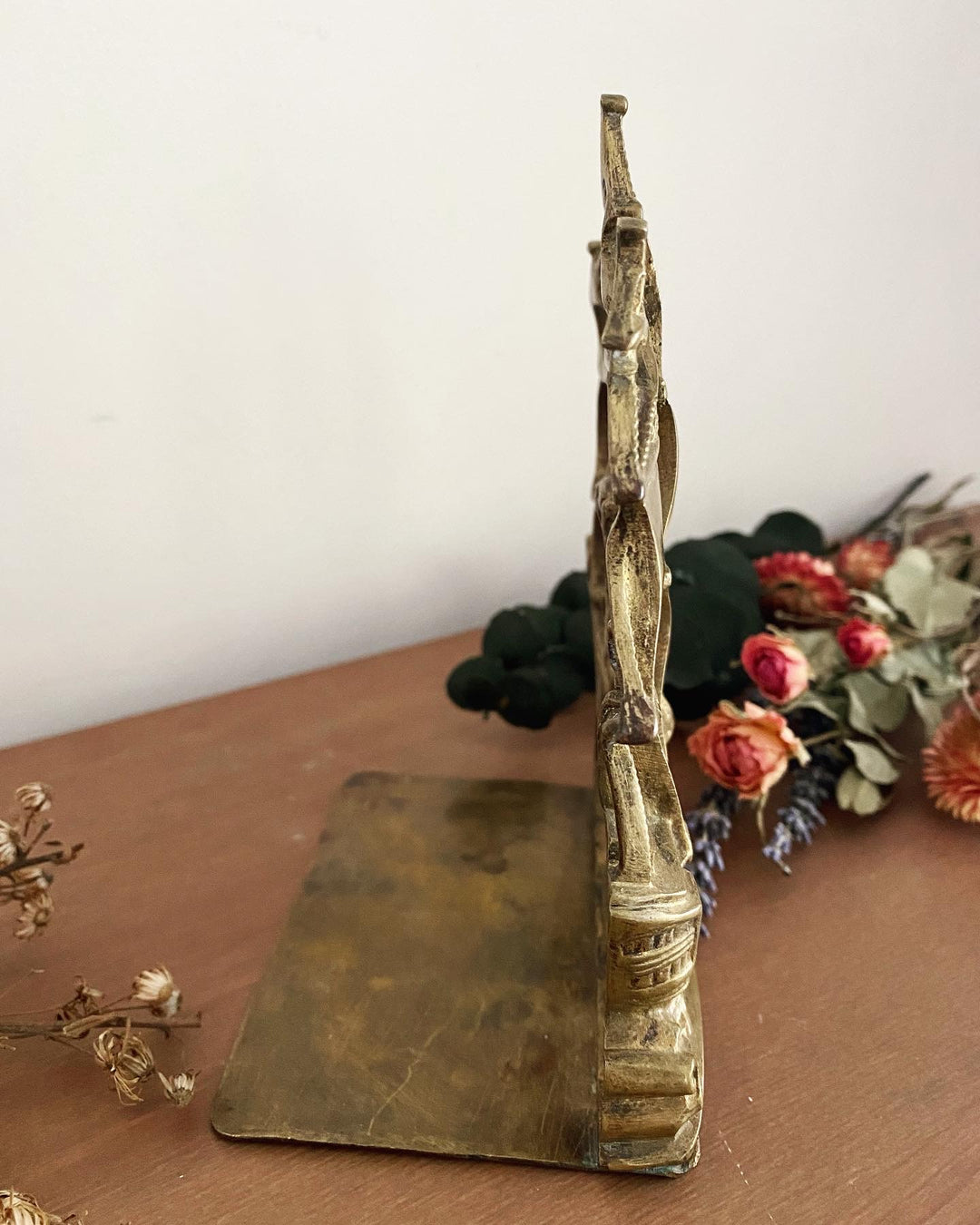 Serre-livre bateau vintage en laiton