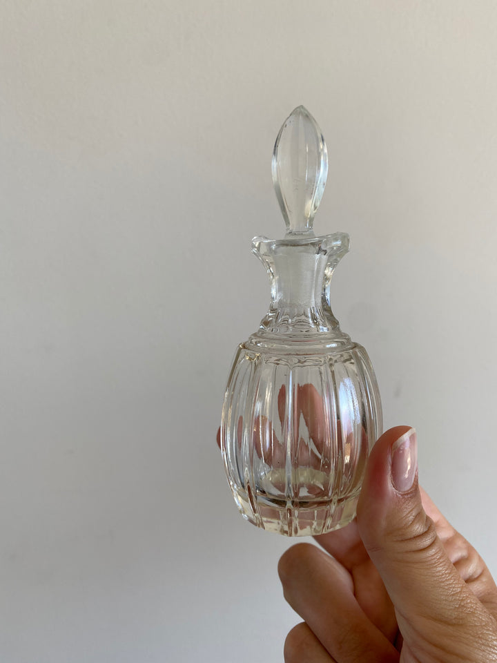 Duo de flacons en verre travaillé