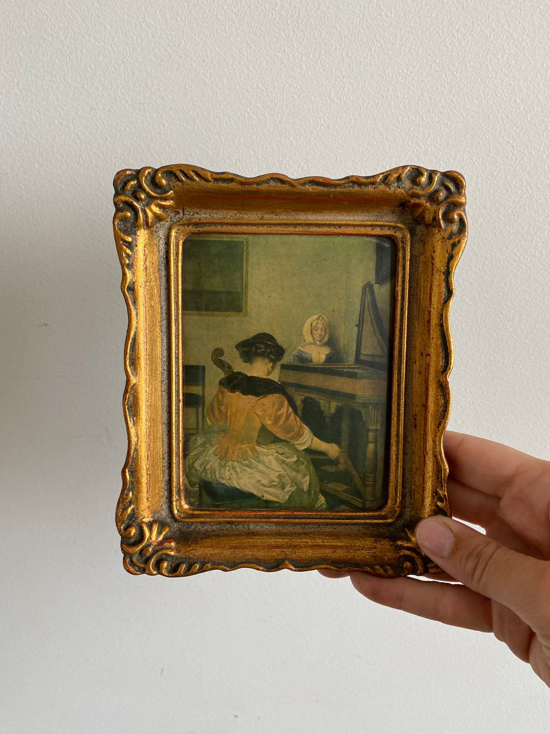 Tableaux illustrations d’époque dorés style rococo