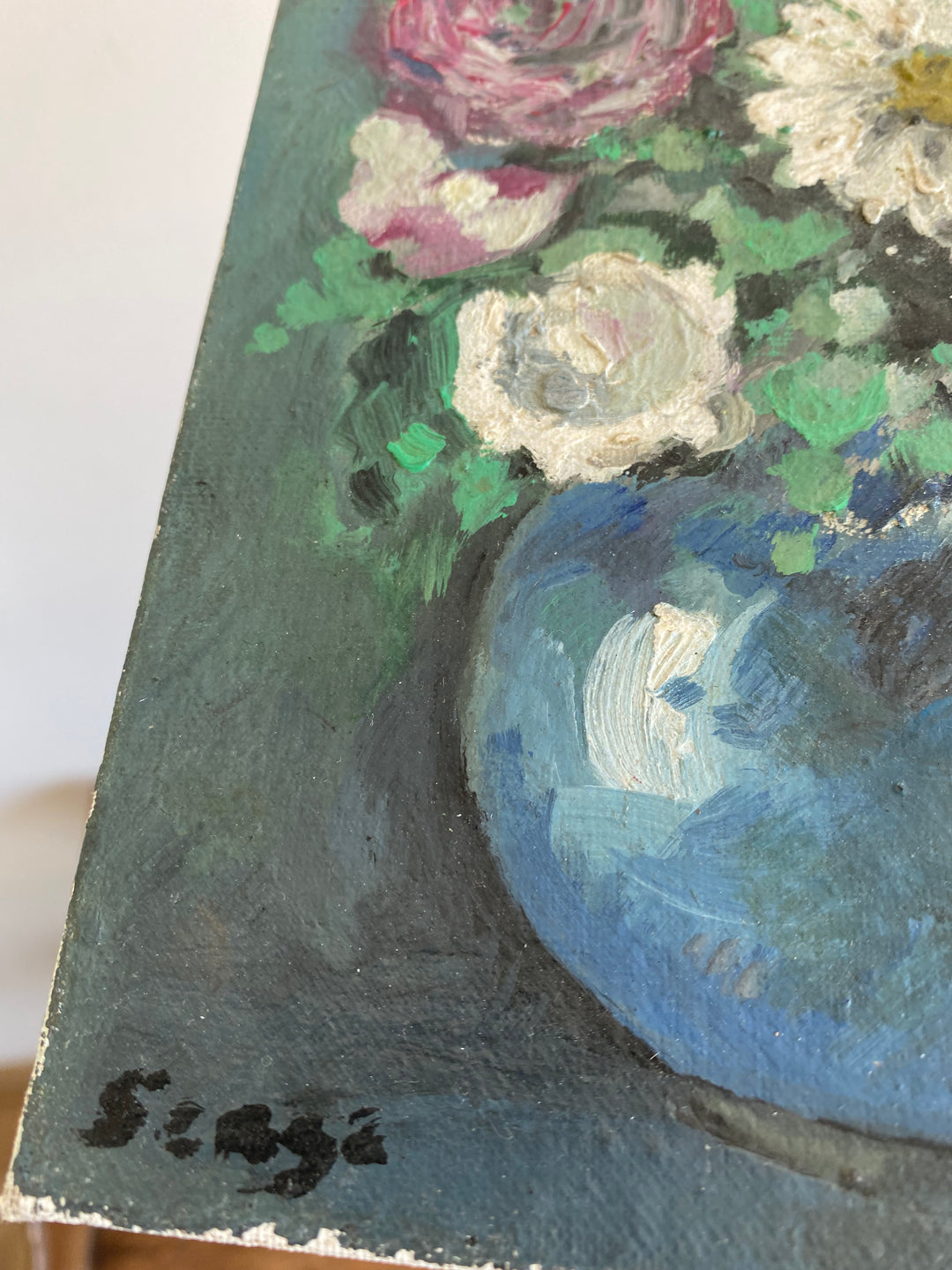 Peinture sur carton nature morte sur fond bleu