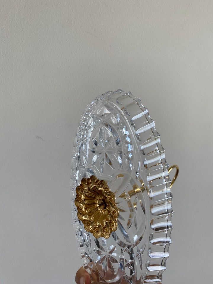 Ramequin en verre taillé et anse dorée